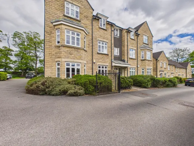 Odile Mews, Bingley, BD16, photo 1