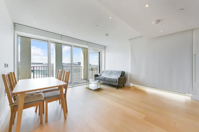 Fountain Park Way, W12, photo 1
