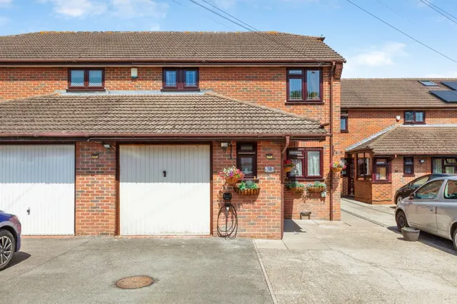 Broad Oak, SLOUGH, photo 1