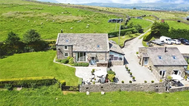 Colne Road, Trawden, BB8, photo 1
