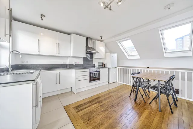 Photo 2 — Thorparch Road, London, SW8
