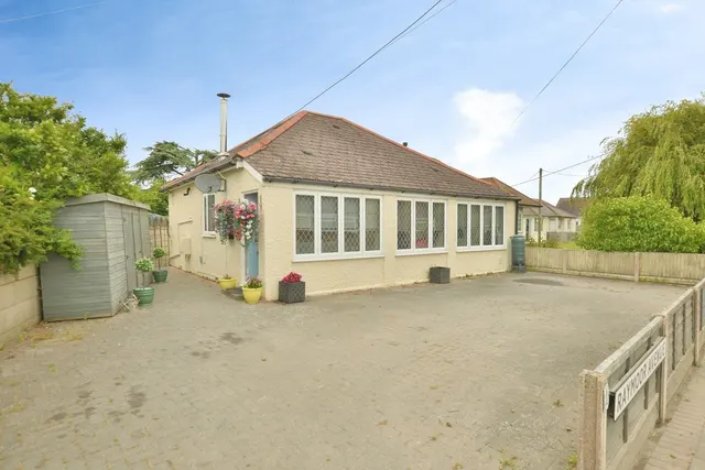 Raymoor Avenue, St. Marys Bay, Romney Marsh, Kent, TN29, photo 1