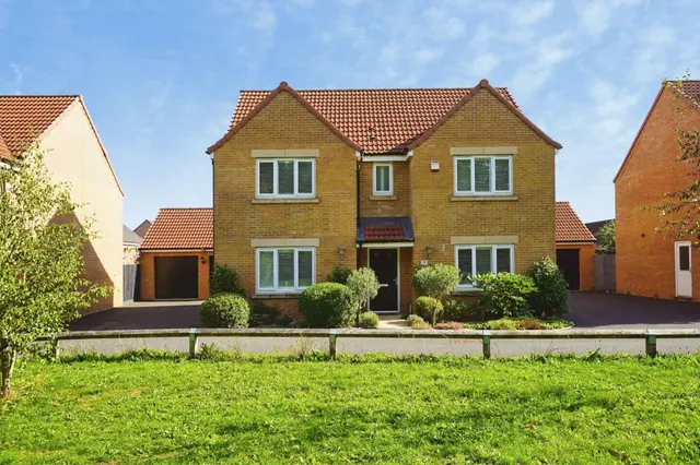 Blue Albion Street, Retford, DN22, photo 1
