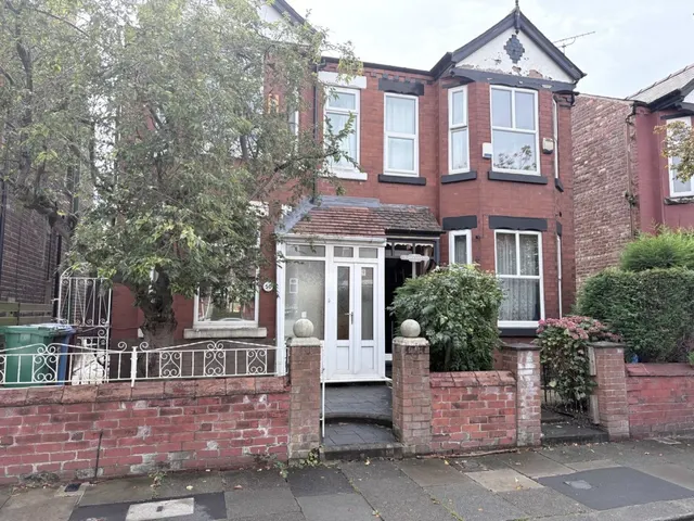 Langdale Avenue, Levenshulme, Manchester, photo 1