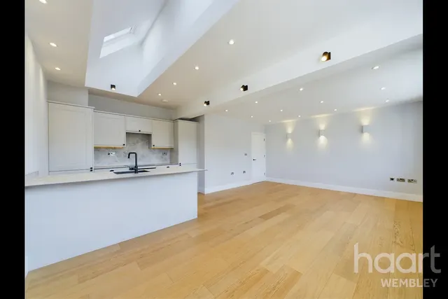 Brondesbury Park, London, NW6, photo 3