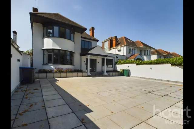 Brondesbury Park, London, NW6, photo 1