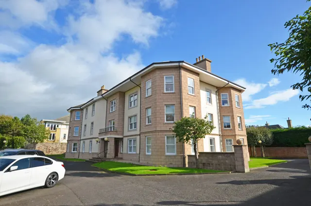 Flat F Victoria Mansions, 4 Victoria Park, Ayr, KA7 2TR, photo 1