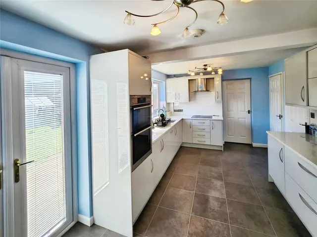 Photo 3 — Malvern Avenue, Nuneaton, Warwickshire, CV10