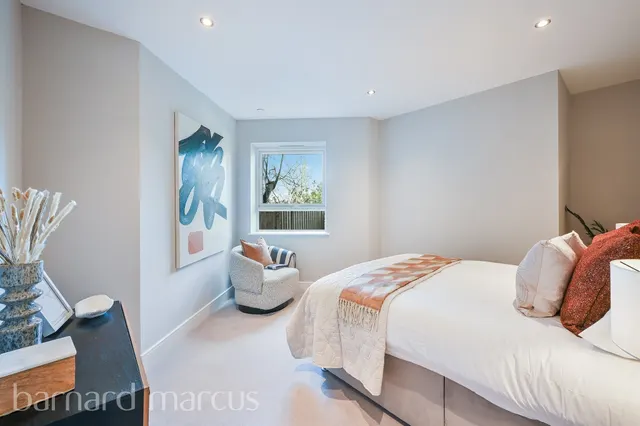 Riddlesdown Road, Purley, photo 1