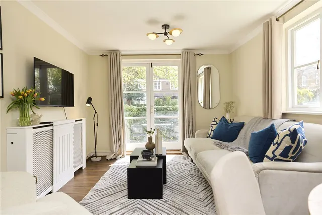 Photo 3 — Brompton Park Crescent, London, SW6