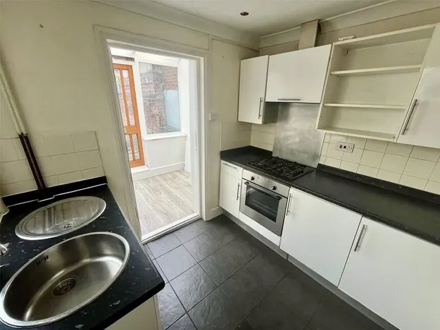 Photo 3 — Wingfield Road, Norwich, NR3