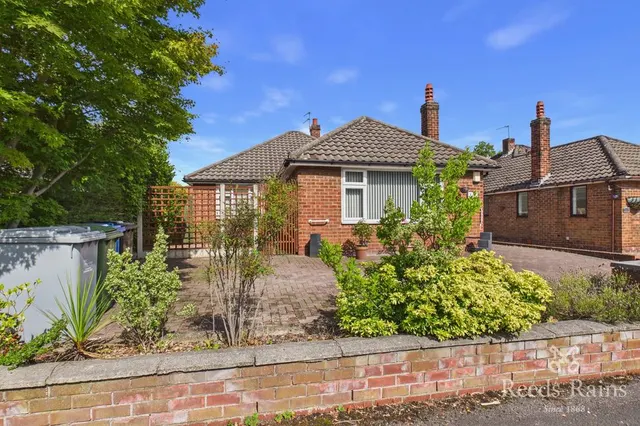 3 bedroom house — Shaftesbury Avenue, Timperley, Greater Manchester, WA15