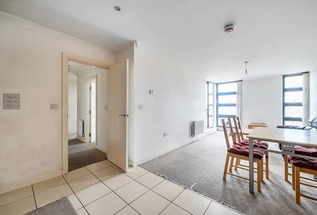 Kingsbury Road, London, NW9 9AW, photo 1