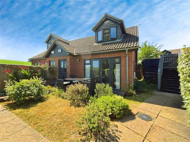 Main Road, Ventnor, PO38, photo 1