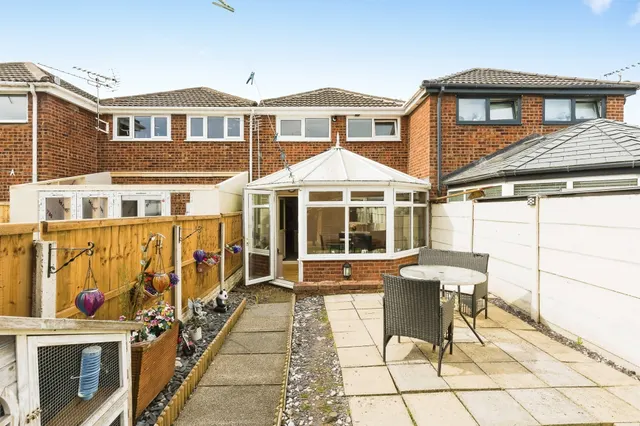 Ferndale Avenue, Elton, CH2, photo 2