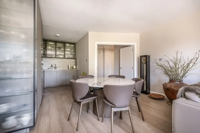 Photo 3 — Clevedon Road, TWICKENHAM, TW1