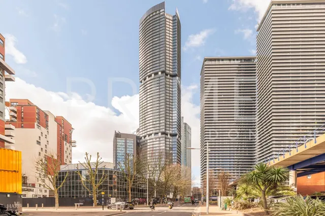 Aspen, Canary Wharf, E14, photo 3