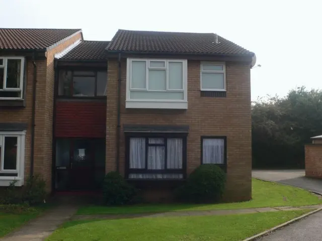 Ainsdale Close, Victoria Farm, CV6, photo 1