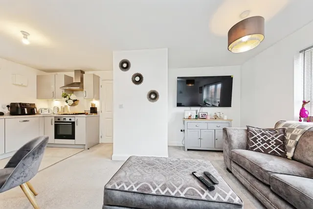 Market Garden Close, Ramsgate, CT12, photo 2