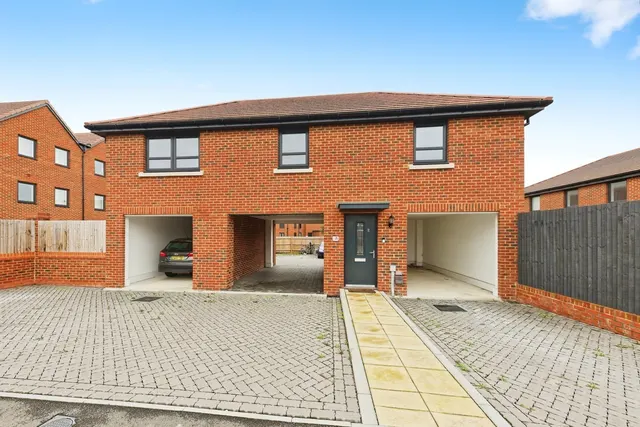 Market Garden Close, Ramsgate, CT12, photo 1