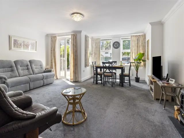 Photo 2 — 17 Sea Lane, East Preston, Littlehampton