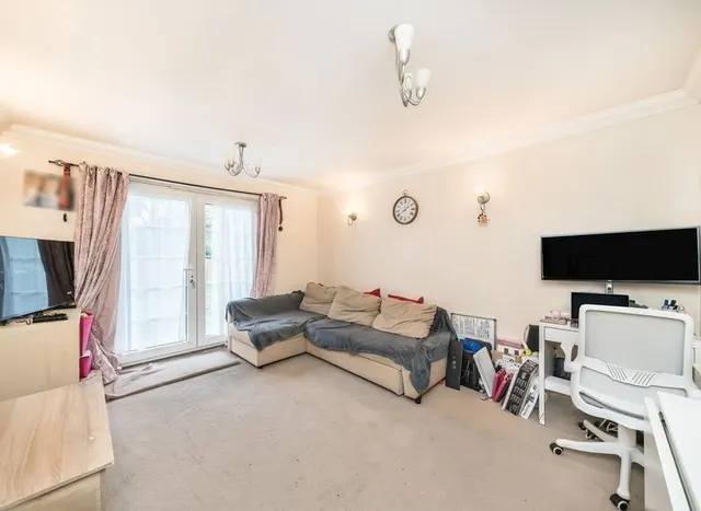 Kingston Road, Epsom, KT17, photo 3