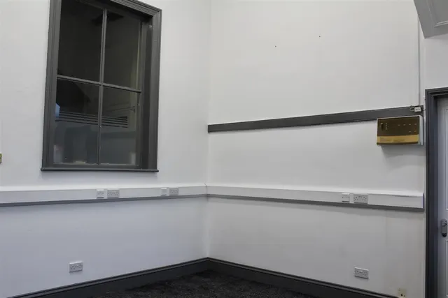 Blakeridge Lane, Batley, WF17, photo 2