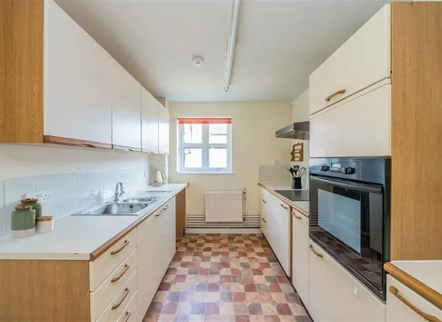 Walpole Place, Teddington, TW11, photo 3