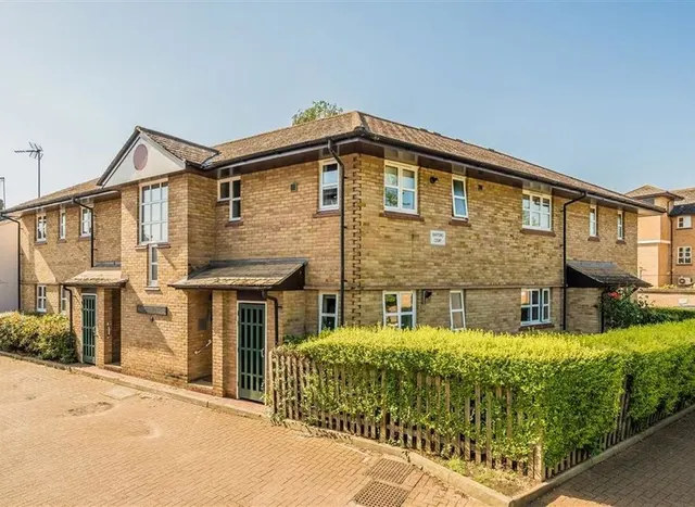 Walpole Place, Teddington, TW11, photo 1