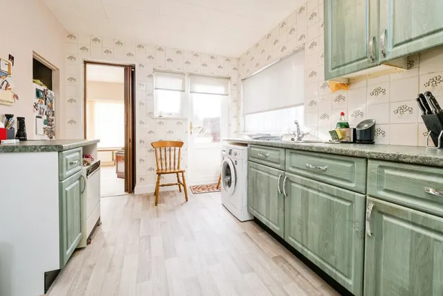 Warren Drive, Hornchurch, RM12, photo 3
