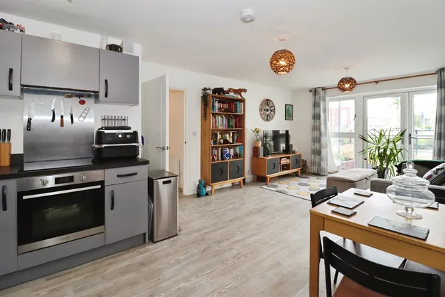Oxleigh Way, Stoke Gifford, BS34, photo 3