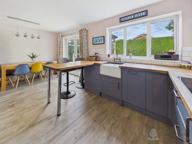 Elstree Close, Shrewsbury, SY3, photo 3