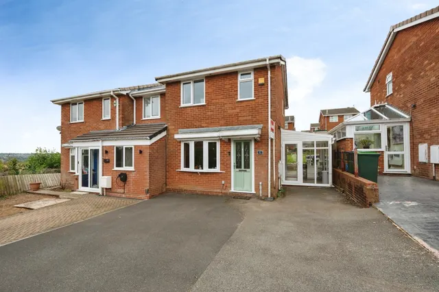 St. Brades Close, Tividale, B69, photo 1