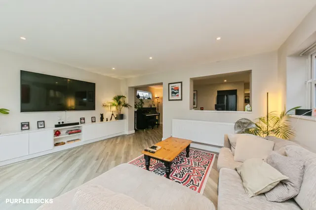 Coalport Drive, Winsford, CW7, photo 3
