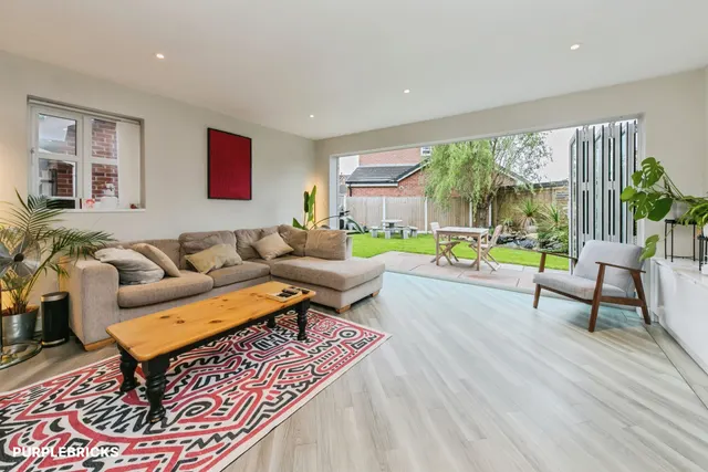 Coalport Drive, Winsford, CW7, photo 2