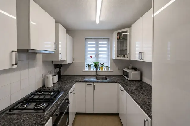 Photo 2 — Windle Drive, Bourne, PE10