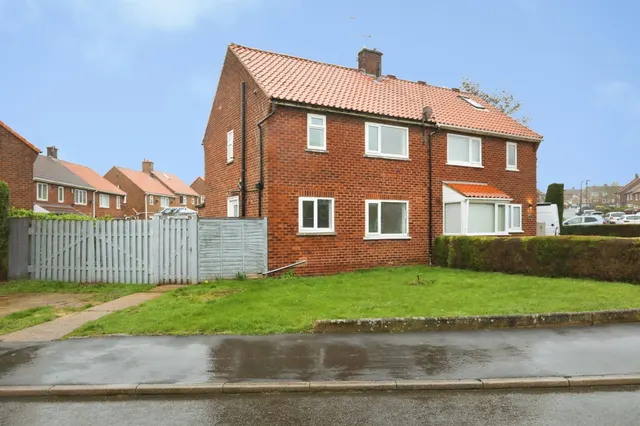 Burns Road, Dinnington, Sheffield, photo 1