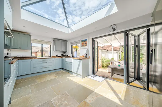Winchester Road, Four Marks, GU34, photo 2