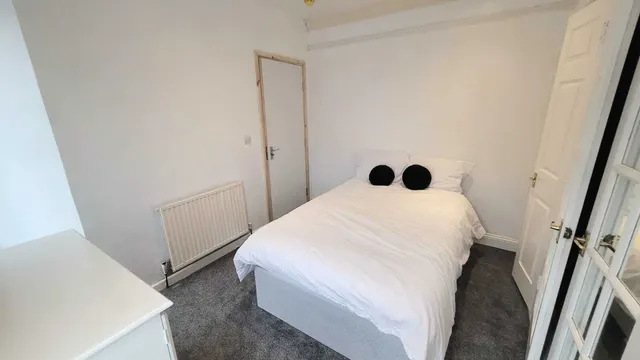 Vicarage Road, Watford, WD18, photo 2