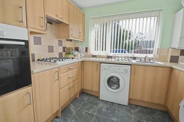 Photo 2 — Mowbray Close, Leominster, Herefordshire, HR6 9AZ