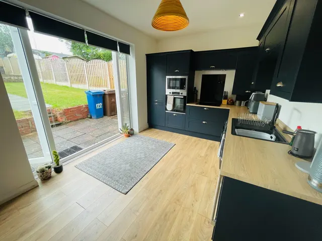 Photo 2 — Huddersfield Road, Barnsley