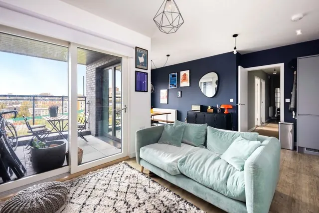 2 bedroom property, Wintergreen Court, E9