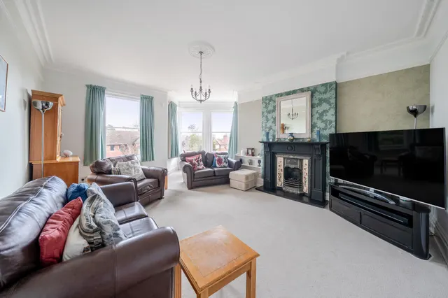 Photo 3 — 19 Salisbury Avenue, Harpenden, AL5