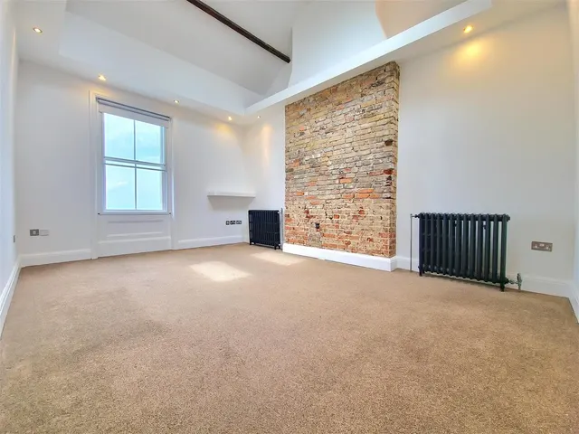 Photo 2 — Fort Crescent, Margate, Kent CT9 1HX
