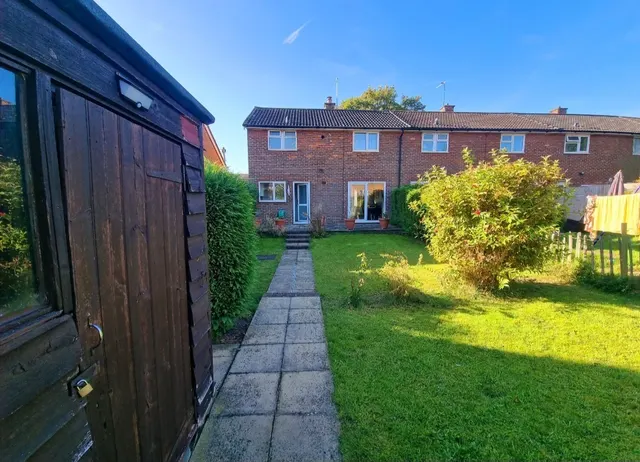 Hydean Way, SG2, photo 2