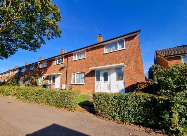 Hydean Way, SG2, photo 1