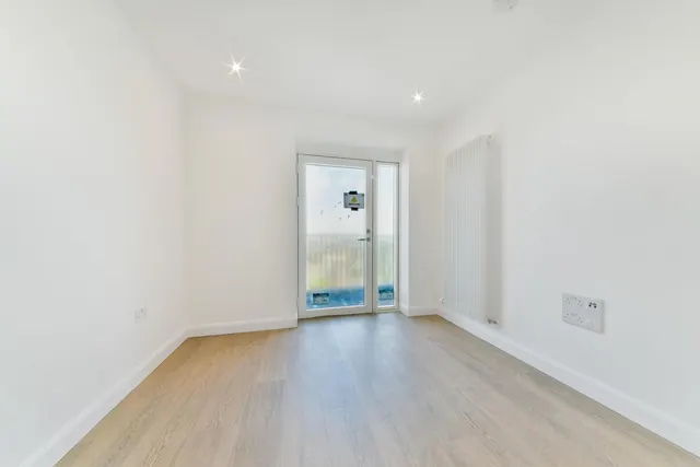 Wellspring House, Western Gateway, E16, photo 3