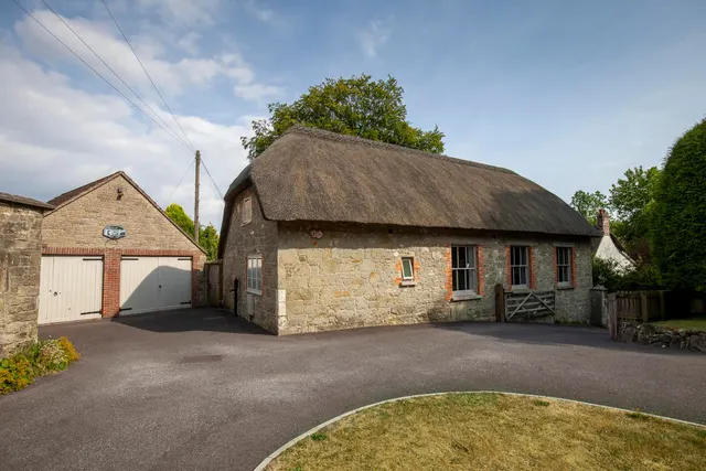 Photo 2 — Salisbury Road, Shaftesbury, SP7 8NL