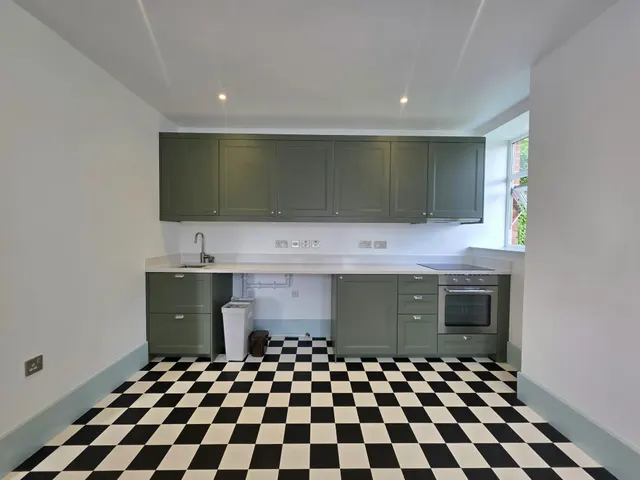 Coombe Lane, TQ2, photo 2