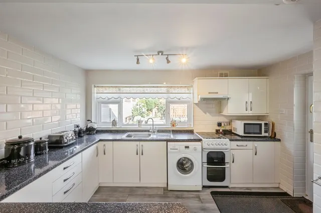 Brockenhurst Road, Hatfield, DN7, photo 3